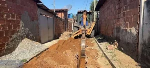 Obras de ampliação dos sistemas de esgotamento sanitário avançam em Coronel Fabriciano e Timóteo e recuperam córregos e ribeirões