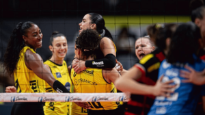 Praia Clube alfineta Flamengo após virada suada na Superliga Feminina de Vôlei