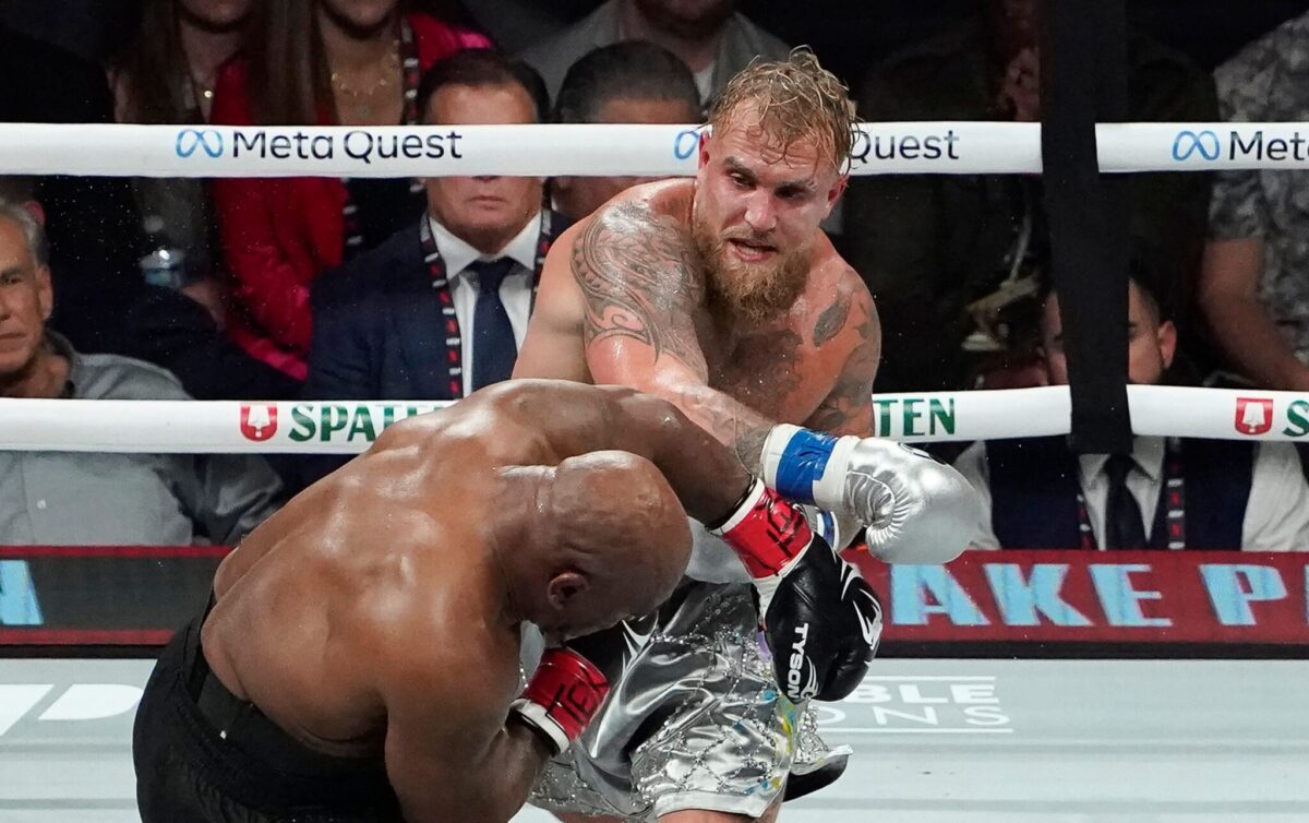 Jake Paul x Mike Tyson (foto: TIMOTHY A. CLARY / AFP)