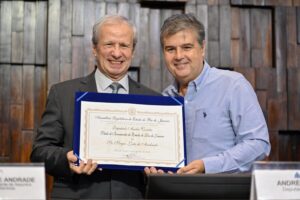 Vice-presidente da Usiminas, Sergio Leite, recebe homenagem na ALERJ