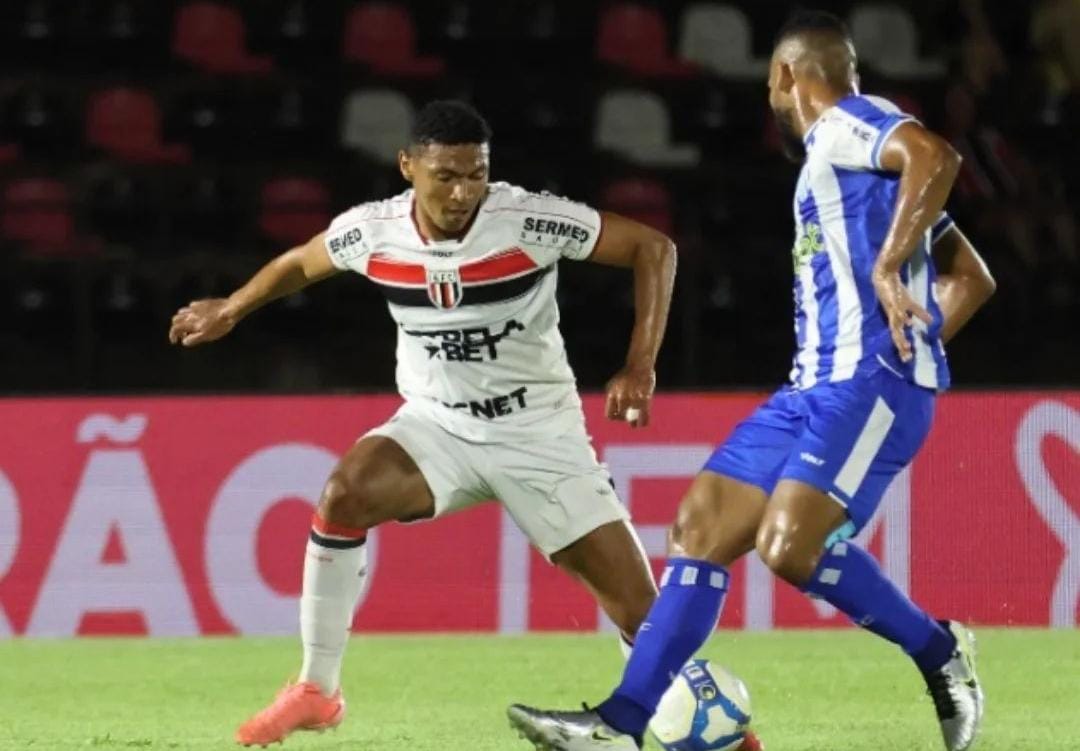 Botafogo-SP e Avaí se enfrentaram em Ribeirão Preto (foto: João Victor Menezes de Souza/Agência Botafogo)