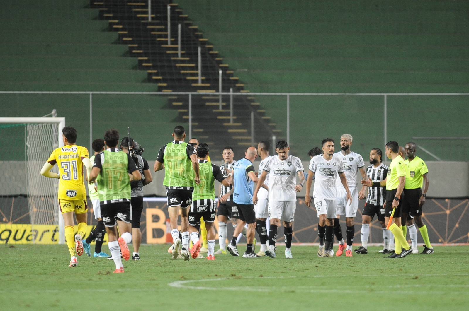 Lance de Atlético x Botafogo - (foto: Alexandre Guzanshe/EM/D.A Press)