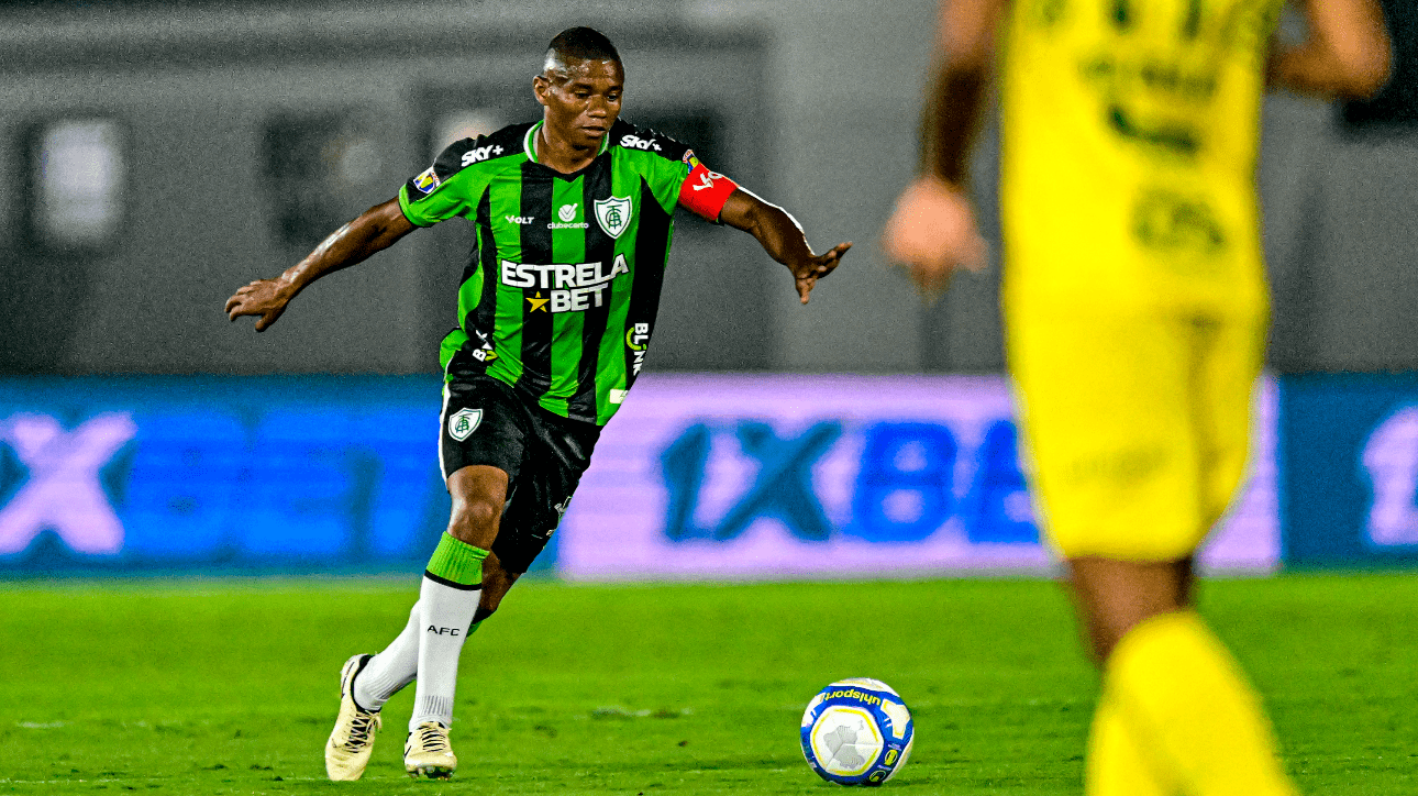 Juninho, volante e capitão do América (foto: Mourão Panda/América)