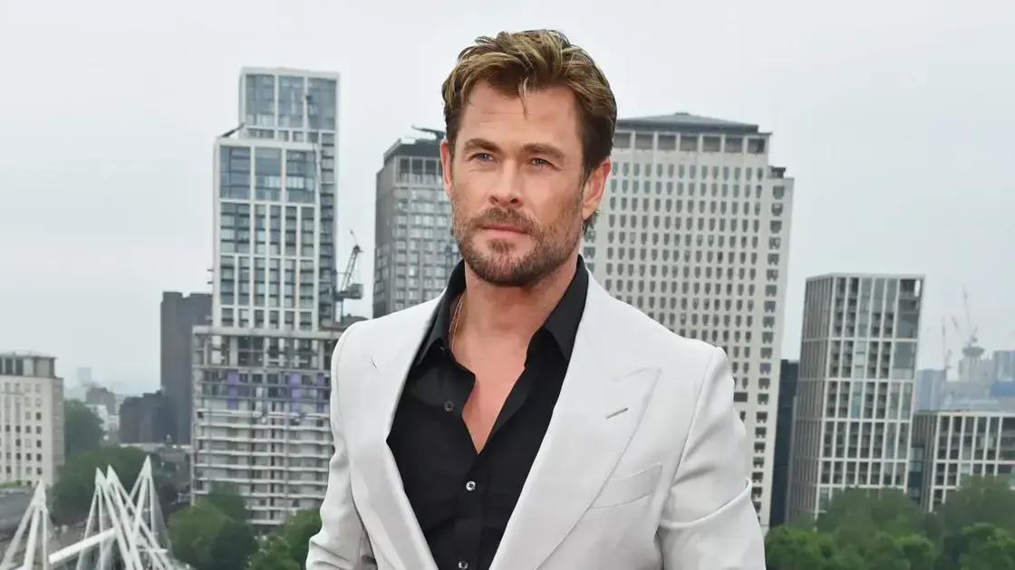 Chris Hemsworth ensina filho a fazer salto mortal de forma divertida