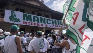 Polícia procura líderes da Mancha Verde e faz busca e apreensão em sede organizada