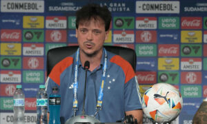 Fernando Diniz, técnico do Cruzeiro (foto: JUAN MABROMATA / AFP)