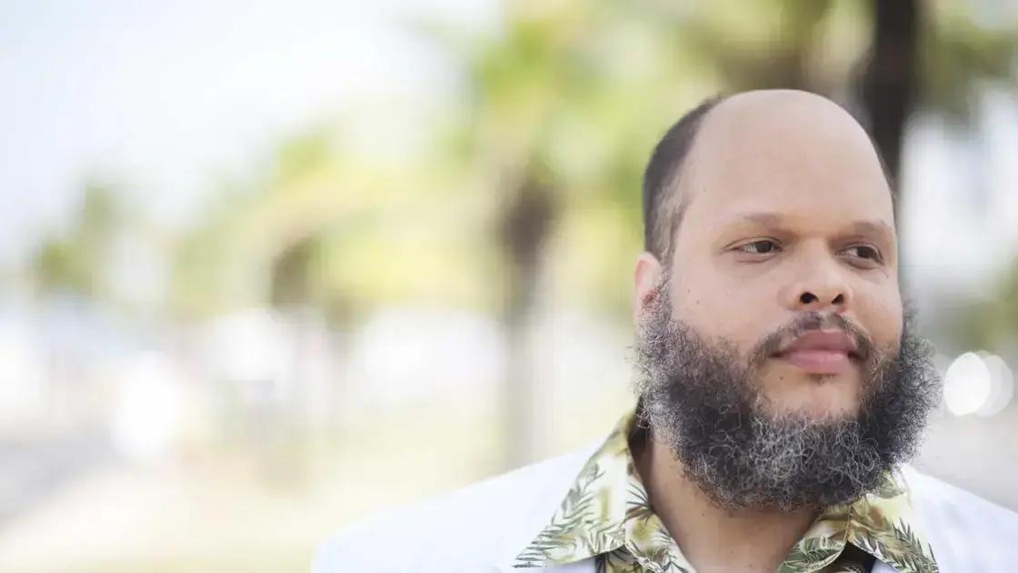 Ed Motta pede desculpas após briga em show