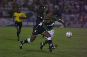 Jogo entre Guarani e Ponte Preta pelo Brasileirão de 2002 (foto: ELCIO ALVES/AAN)