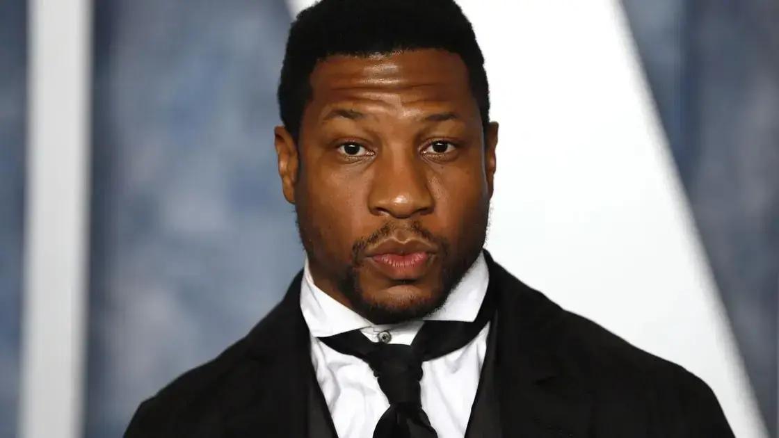 Ex-namorada retira acusações contra Jonathan Majors