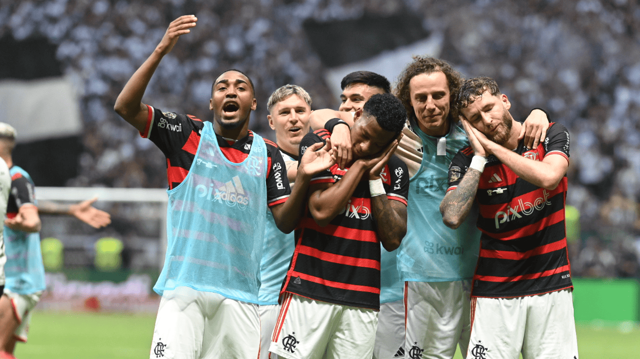 Jogadores do Flamengo comemorando gol sobre Atlético, na final da Copa do Brasil (foto: Leandro Couri/EM/D.A Press)