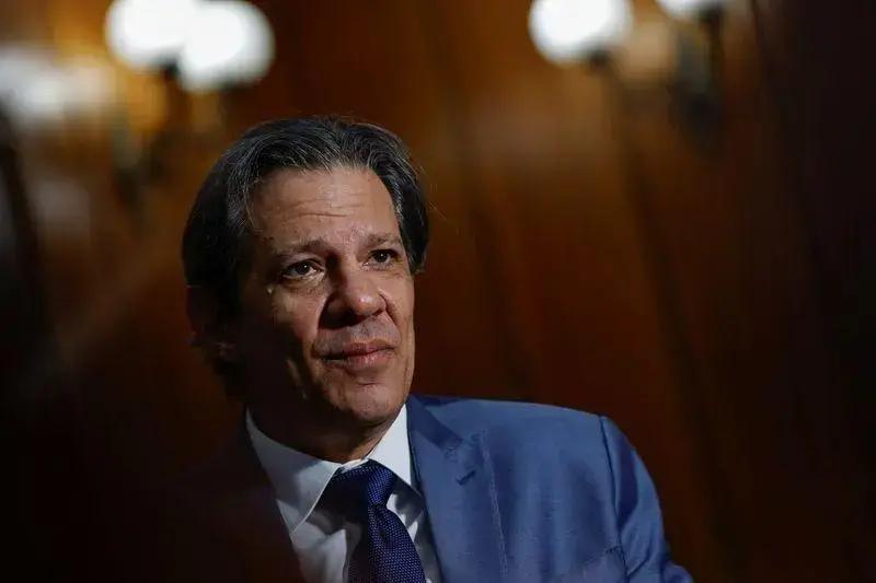 Haddad anuncia isenção de IR para quem ganha até R$5 mil