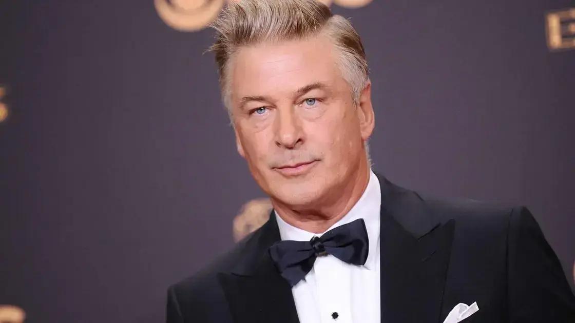 Mãe de Halyna Hutchins acusa Alec Baldwin de lucrar com a morte