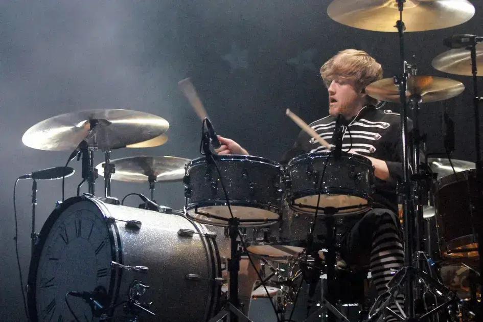 Morre Bob Bryar, baterista do My Chemical Romance, aos 44 anos