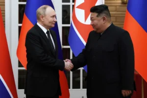 Vladimir Putin presenteia Coreia do Norte com leoa, cacatuas, patos, ursos e faisões