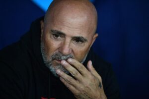 Jorge Sampaoli contra o Aucas, pela Copa Libertadores (foto: CARL DE SOUZA / AFP)