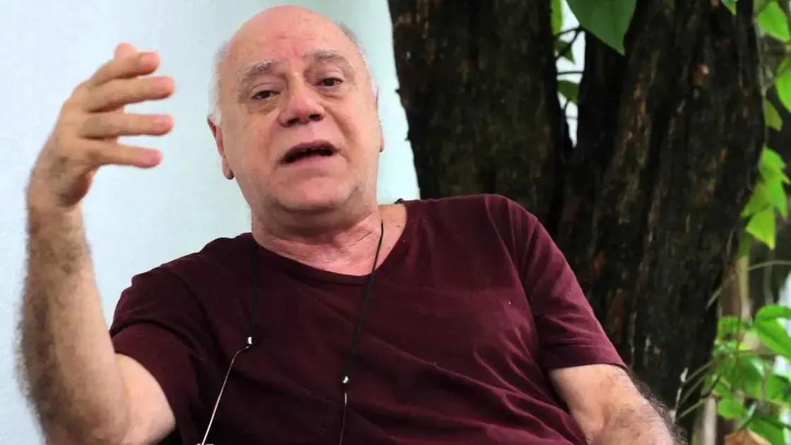 Tonico Pereira: Internado com pneumonia, mas respira bem