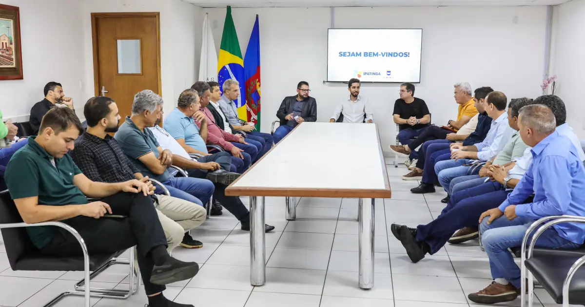 Prefeitos eleitos e reeleitos de várias cidades se reúnem em Ipatinga