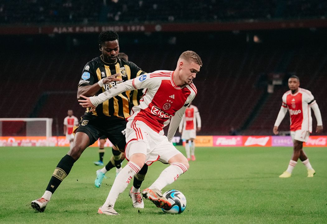 Ajax e Vitesse no Campeonato Holandês (foto: Divulgação/Ajax)