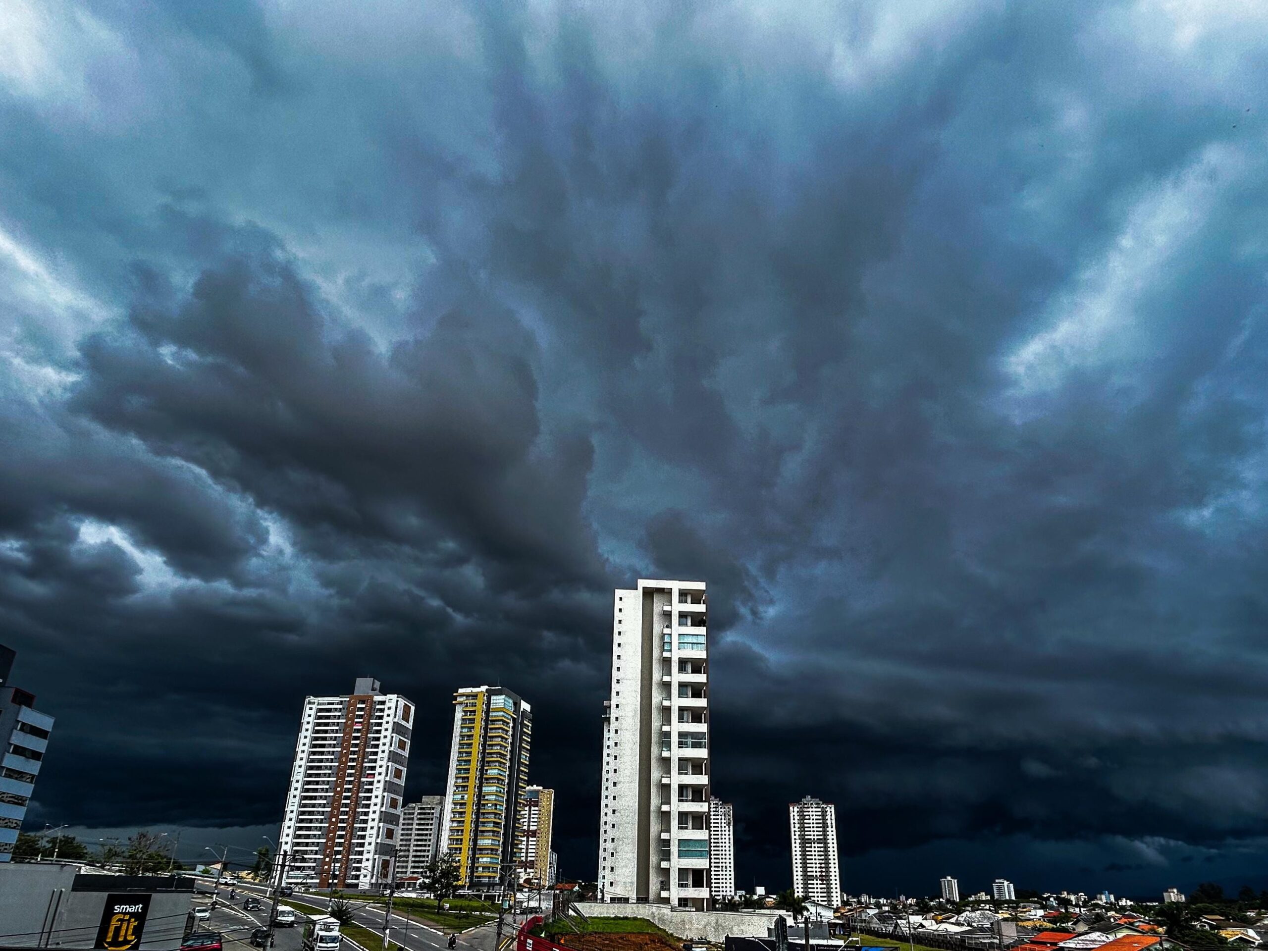 Alerta do INMET prevê tempestade para 137 cidades do Leste de Minas neste fim de semana