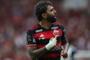 Atacante terá despedida do Flamengo no domingo (8/12), no Maracanã (foto: Wagner Meier/Getty Images/AFP )