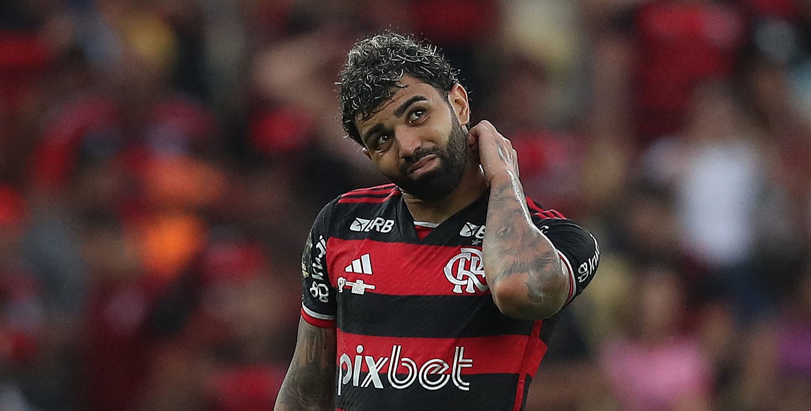 Apalavrado com Cruzeiro, Gabigol se despede do Flamengo em música: ‘Não sei se volto’