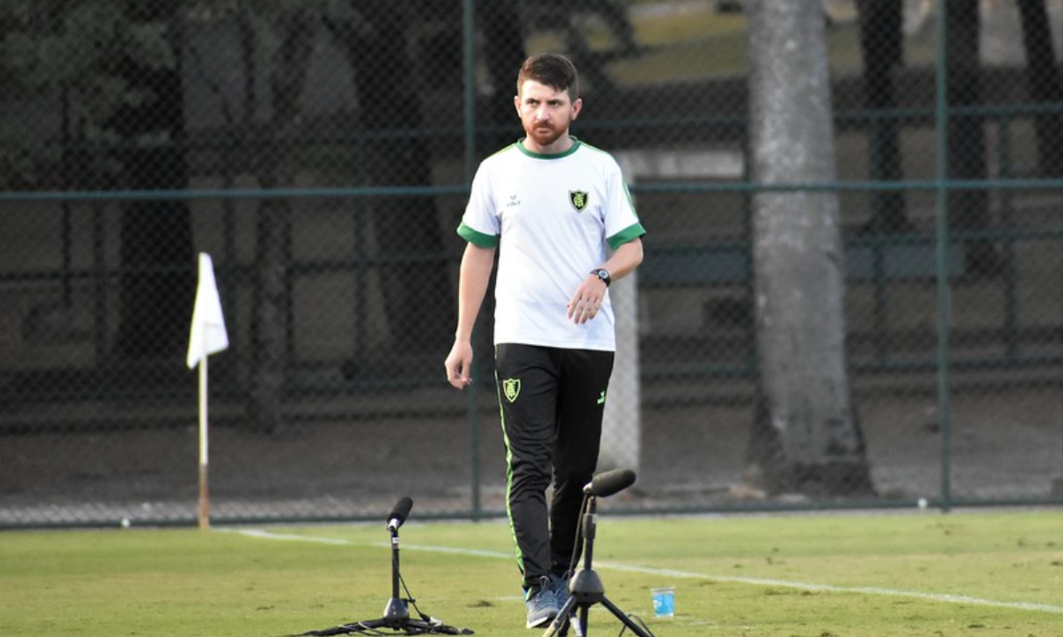 William Batista já treinou o Sub-20 do América (foto: Divulgação/William Batista)