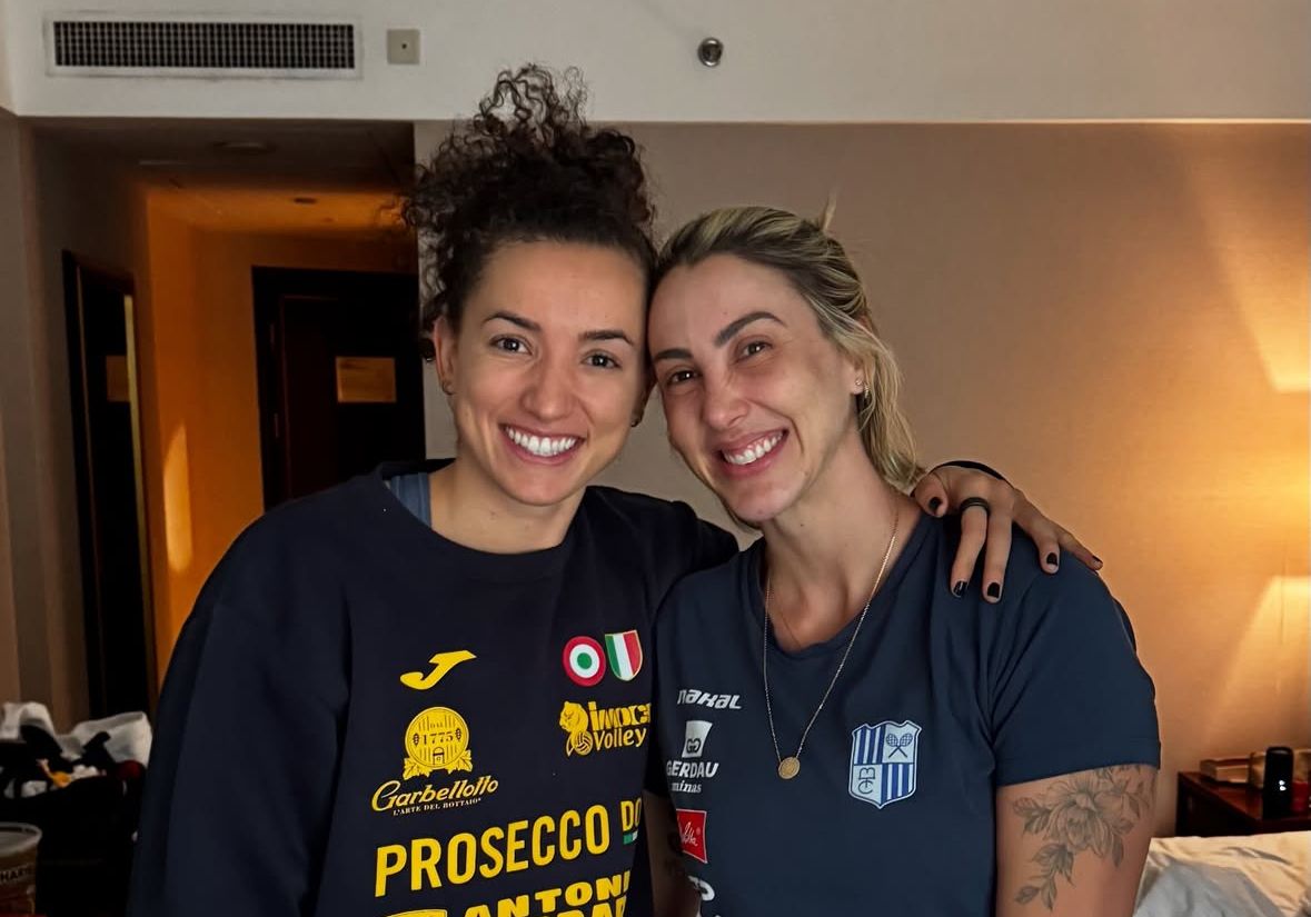 Gabi Guimarães e Pri Daroit em reencontro na China (foto: Instagram/Reprodução)