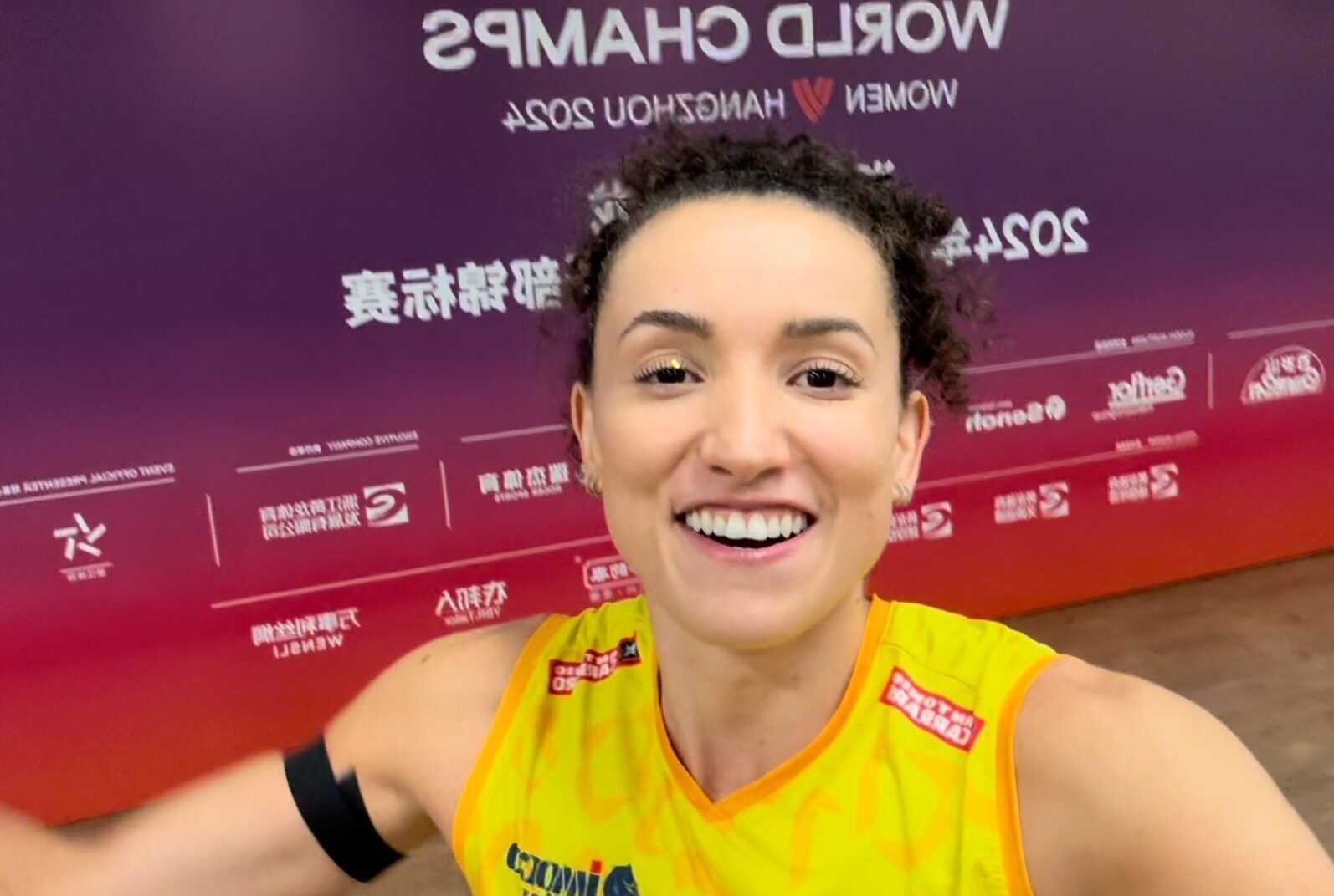 Gabi Guimarães em vídeo após a conquista do Mundial de Clubes Feminino de Vôlei (foto: Reprodução)