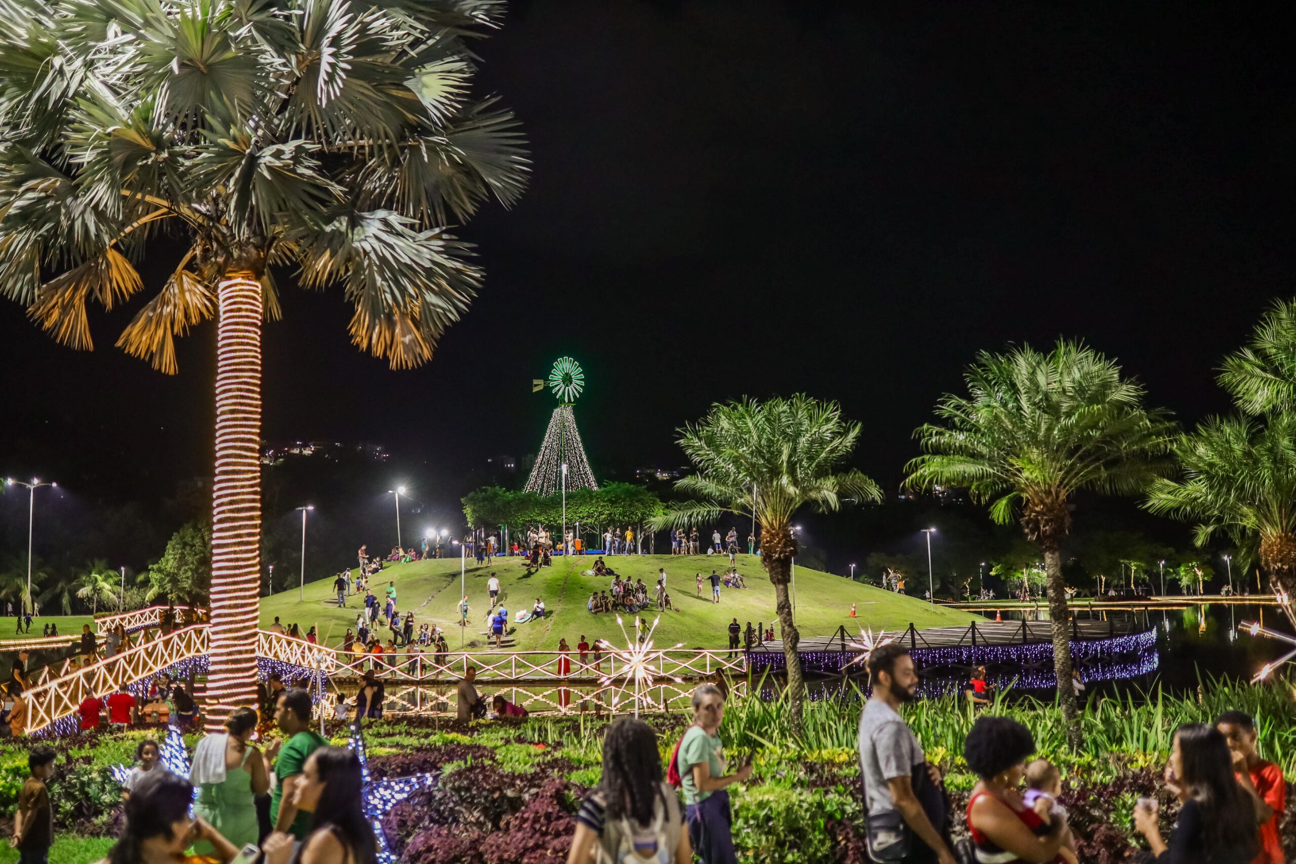 Ipatinga se ilumina com o Natal no Parque Ipanema