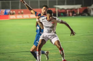 Vitória e Fortaleza duelaram no Barradão (foto: Matheus Lotif / Fortaleza)