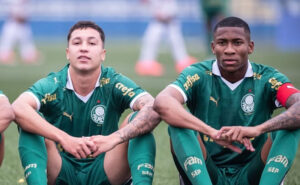 Jovem do Palmeiras se despede de jogador encaminhado com Atlético