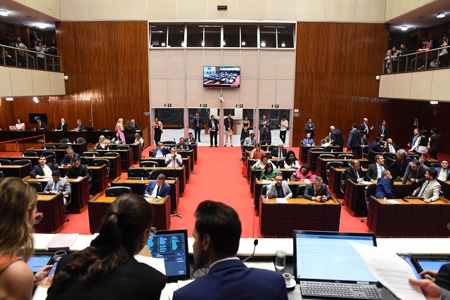 Segurança armada nas escolas é aprovada preliminarmente pelos deputados mineiros