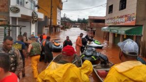 Sobe para oito o número de mortes devido às chuvas em Minas