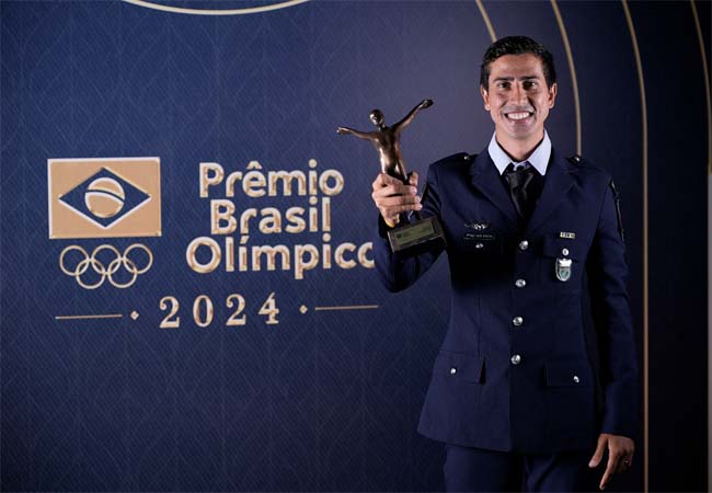 Caio Bonfim foi eleito o melhor atleta do ano no Prêmio Brasil Olímpico (foto: Alexandre Loureiro / COB)