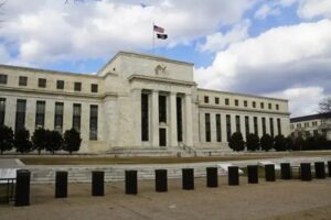 Fed Powell: Bessent acredita em continuidade de mandato