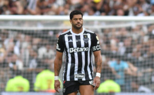 Hulk se lamenta durante final de Libertadores pelo Atlético (foto: Alexandre Guzanshe/EM/D.A Press)