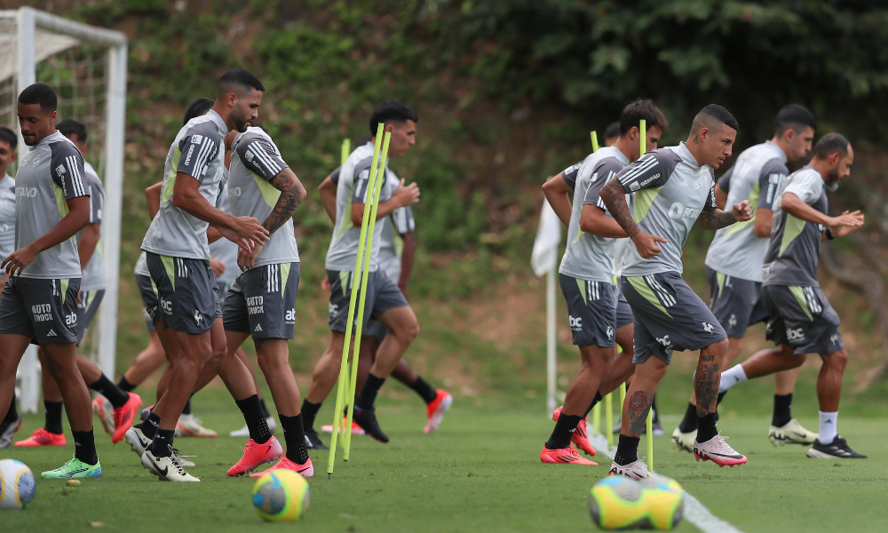 Jogadores do Atlético em treino na Cidade do Galo (foto: Pedro Souza/Atlético)