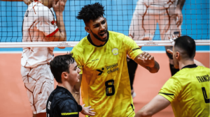 Jogadores do Praia Clube comemorando ponto no Mundial de Clubes Masculino de Vôlei (foto: Divulgação/FIVB)