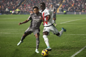 Disputa de bola em Rayo Vallecano x Real Madrid (foto: Pierre-Philippe Marcou)