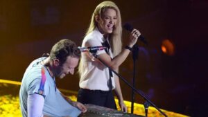 Shakira revela apoio de Chris Martin após separação de Piqué