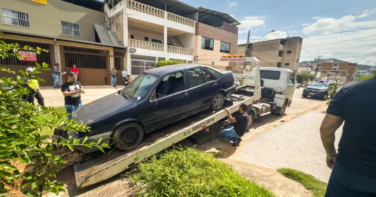 Nova operação recolhe veículos abandonados nas ruas de Ipatinga