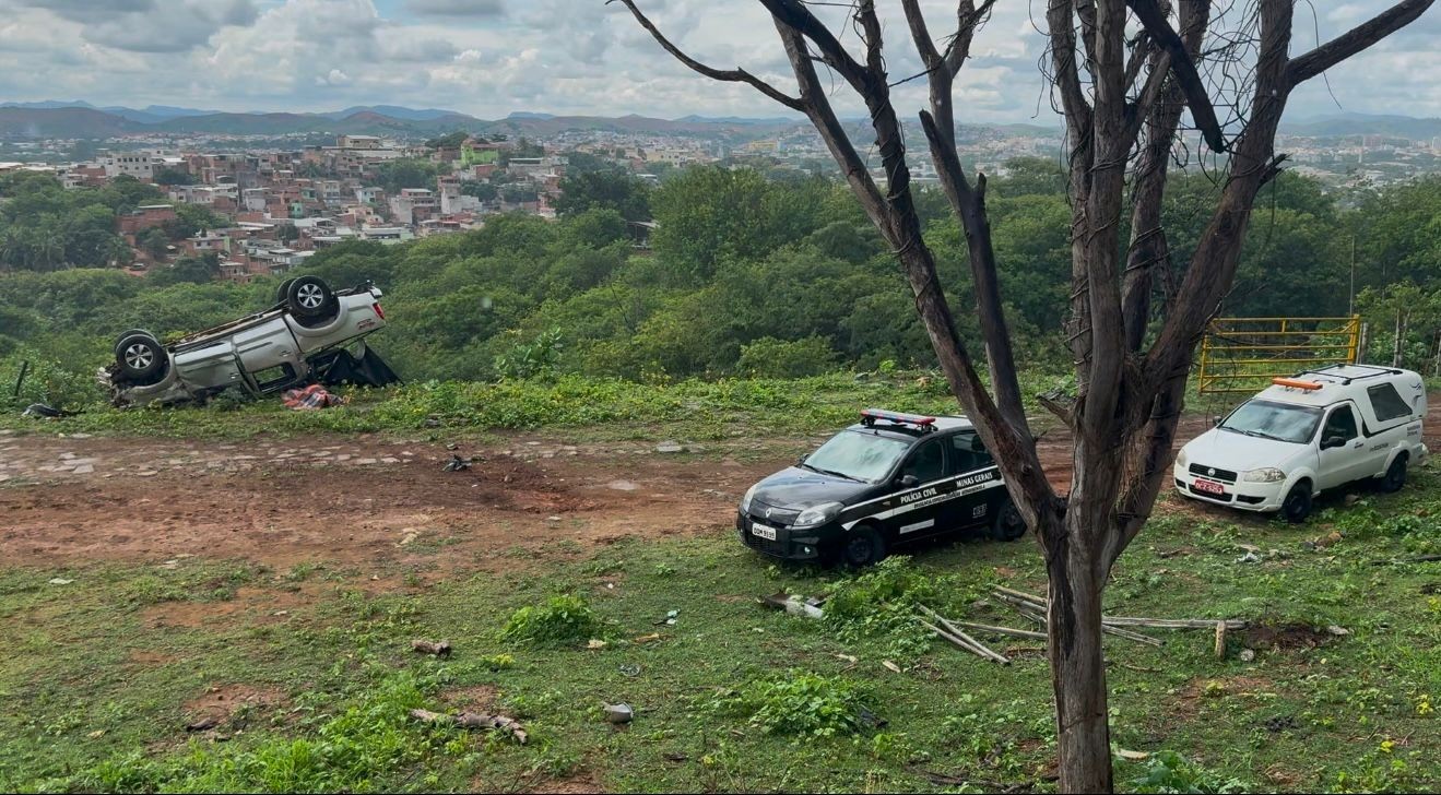 Passageiro de 91 anos morre após veículo capotar no Pico da Ibituruna