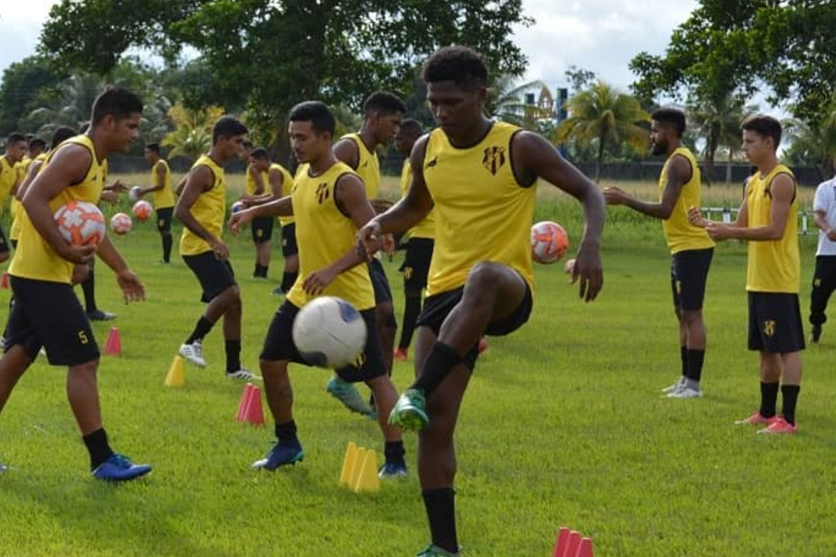 Alison durante treino do Castanhal FC em 2019 - (foto: Divulgação / Castanhal FC)