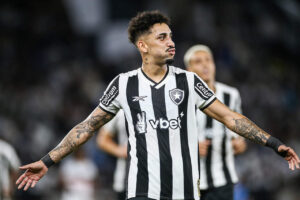 Botafogo bate Portuguesa-RJ e conquista primeiro triunfo no Carioca