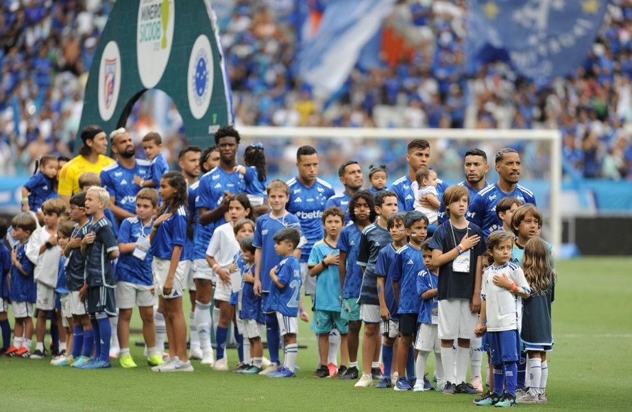 Cruzeiro x Betim (foto: Alexandre Guzanshe/EM/D.A Press)