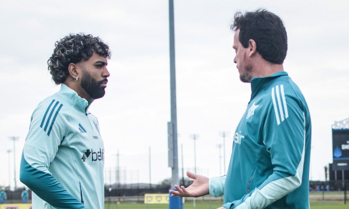 Gabigol e Diniz conversando (foto: Gustavo Aleixo/Cruzeiro)