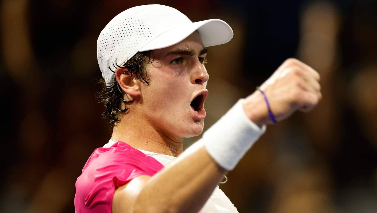 João Fonseca em vitória sobre Thiago Tirante no quali para Australian Open (foto: ATP Staff)