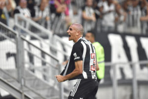 Dudu comemorando gol pelo Atlético (foto: Ramon Lisboa/EM/DA.Press)