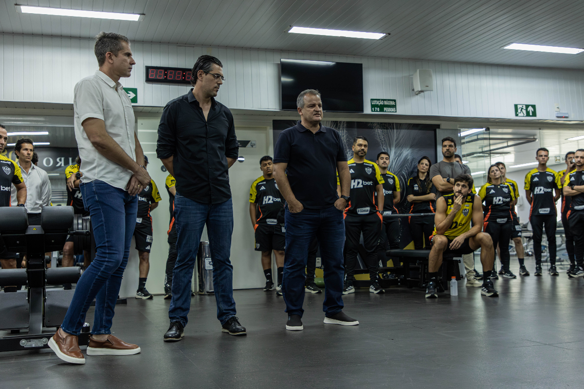 Diretores do Atlético na Cidade do Galo (foto: Pedro Souza / Atlético)