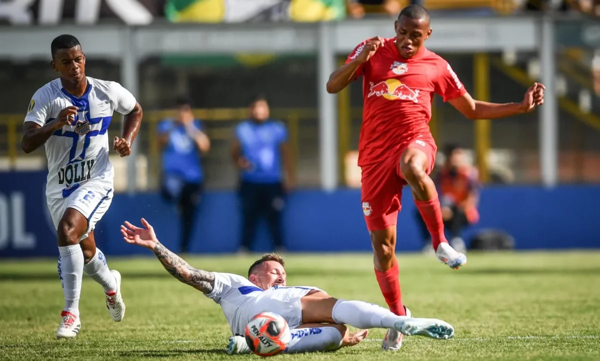 Água Santa fez 3 a 0 no Bragantino (foto: Ari Ferreira/Red Bull Bragantino)